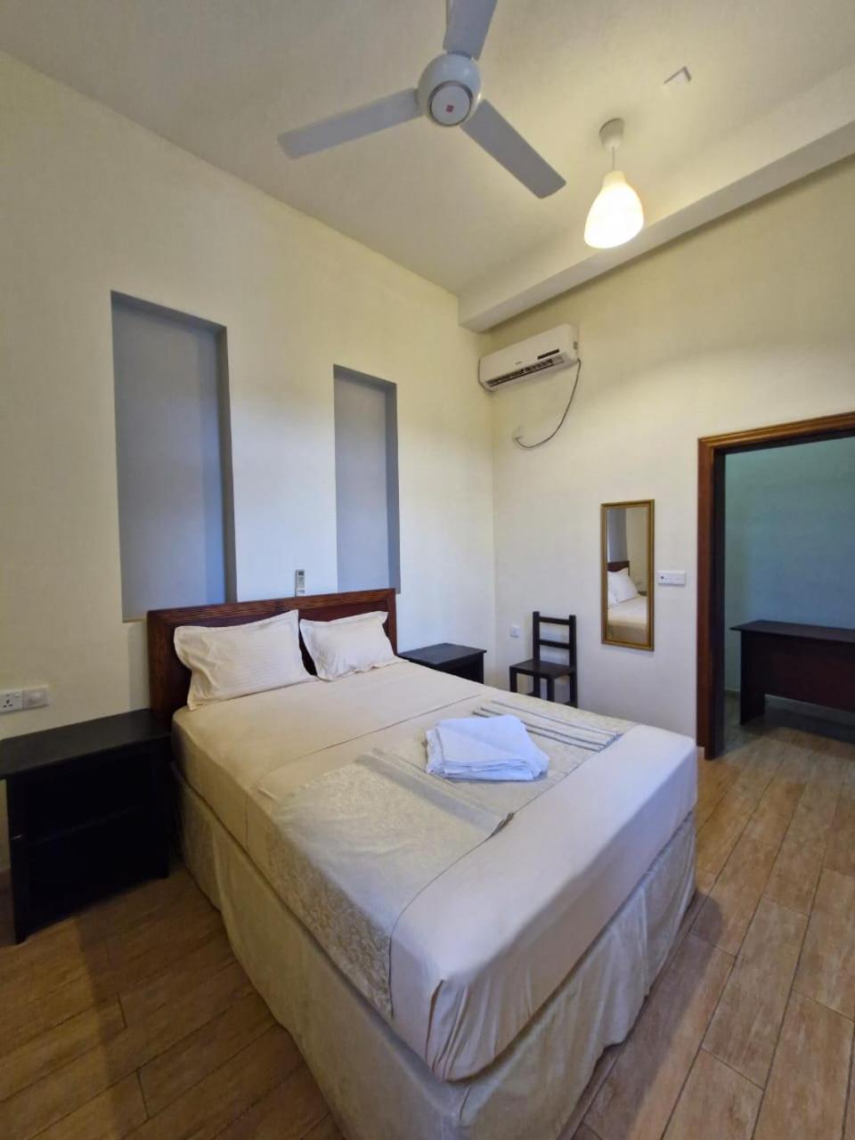 ホテル Royal Point Arugambay アルガムベイ 部屋 写真